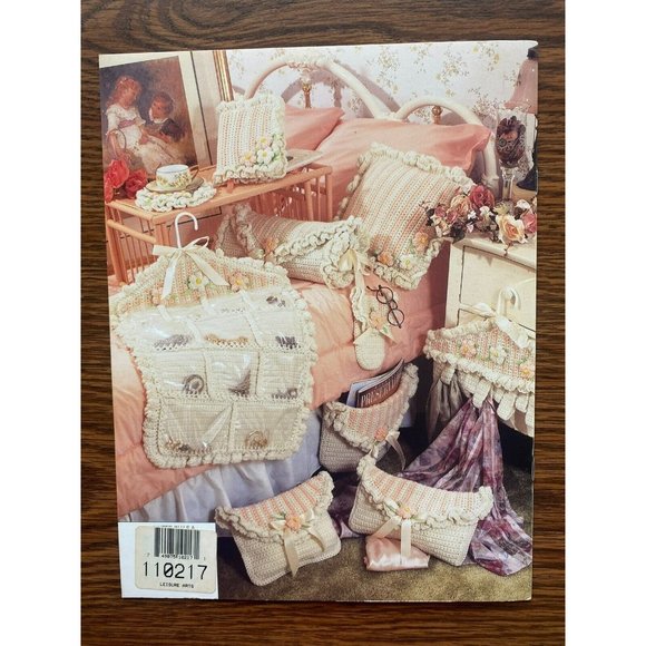 Crochet Peaches and Cream Bedroom 18 Designs by Karin Strom Annies Attic CR127 - Picture 2 of 2